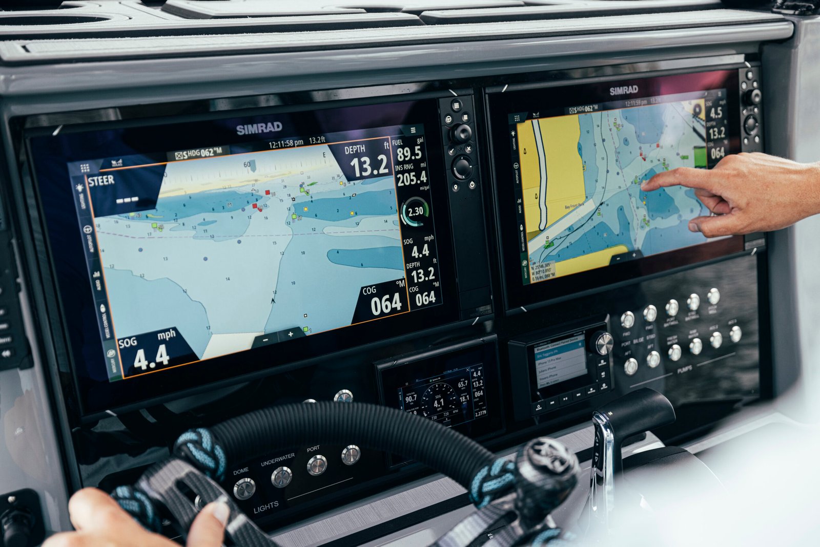 Simrad GO9 XSE Multifunction Display Med/High Downscan Bundle - Image 4